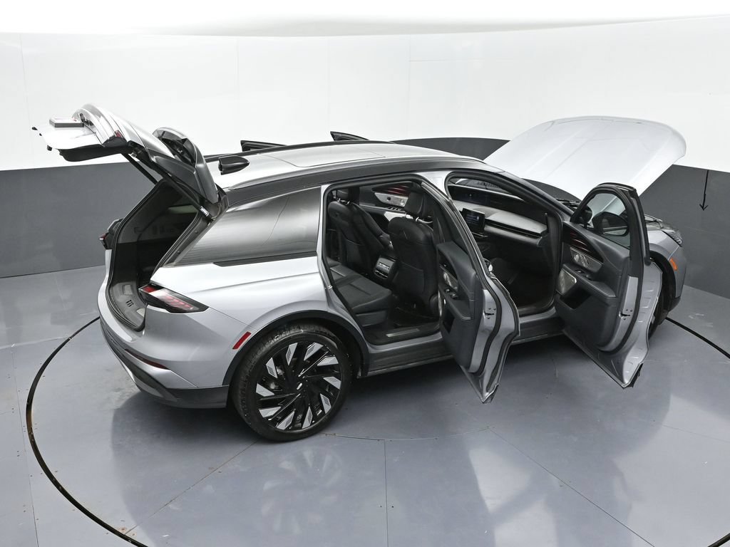 Used 2025 Lincoln Nautilus Reserve AWD/4WD image 57