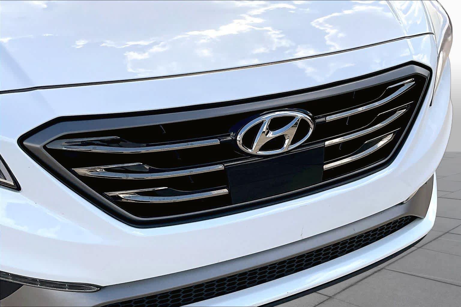 Used 2017 Hyundai Sonata Limited 2.0T FWD image 29