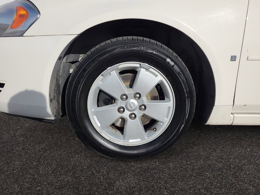 Used 2008 Chevrolet Impala LT image 14