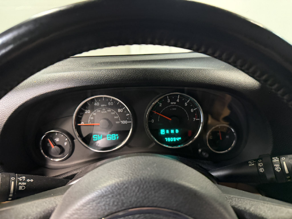 Used 2015 Jeep Wrangler Unlimited Sahara w/ Connectivity Group AWD/4WD image 78