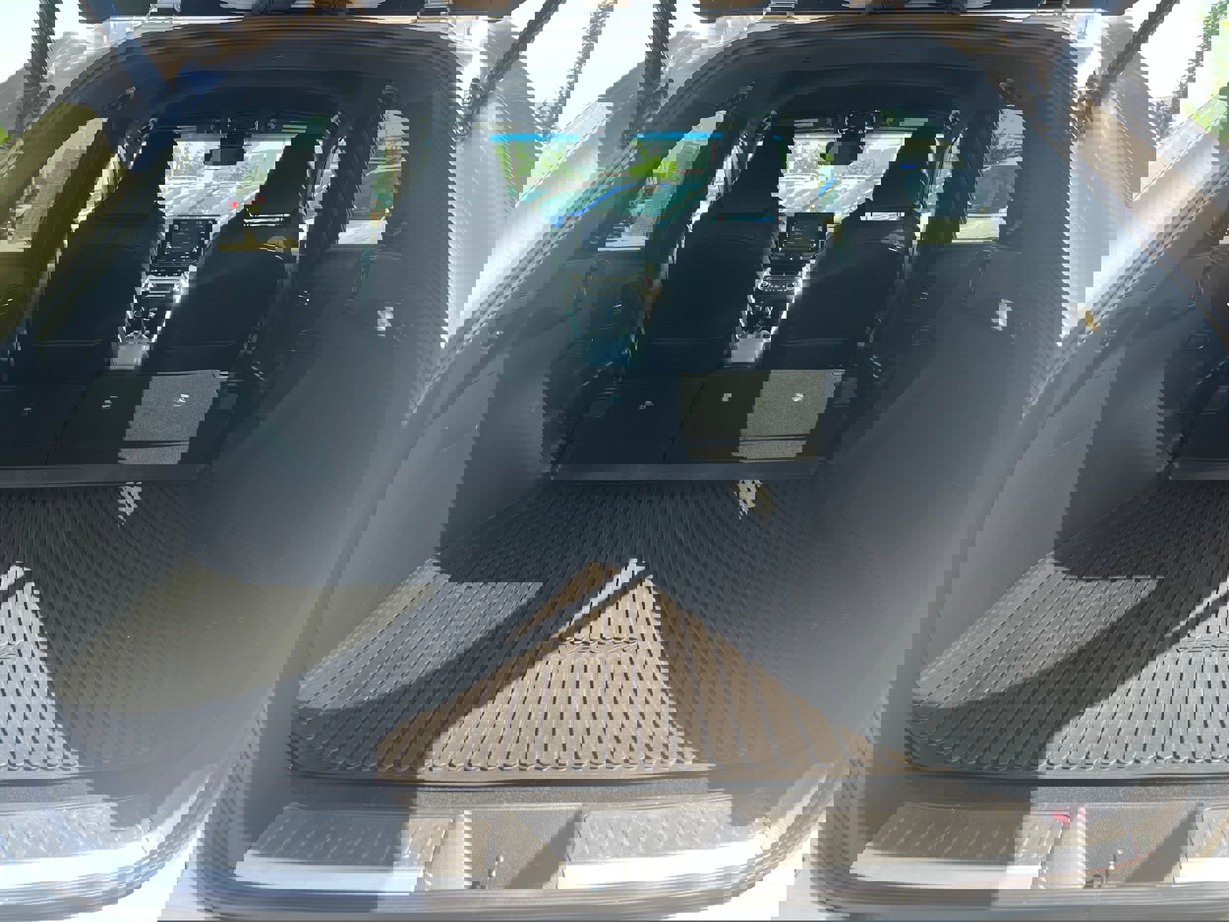 Used 2022 Toyota Venza image 12