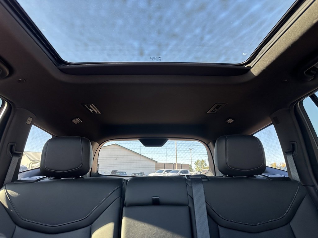 Used 2024 Cadillac XT6 Premium Luxury image 38