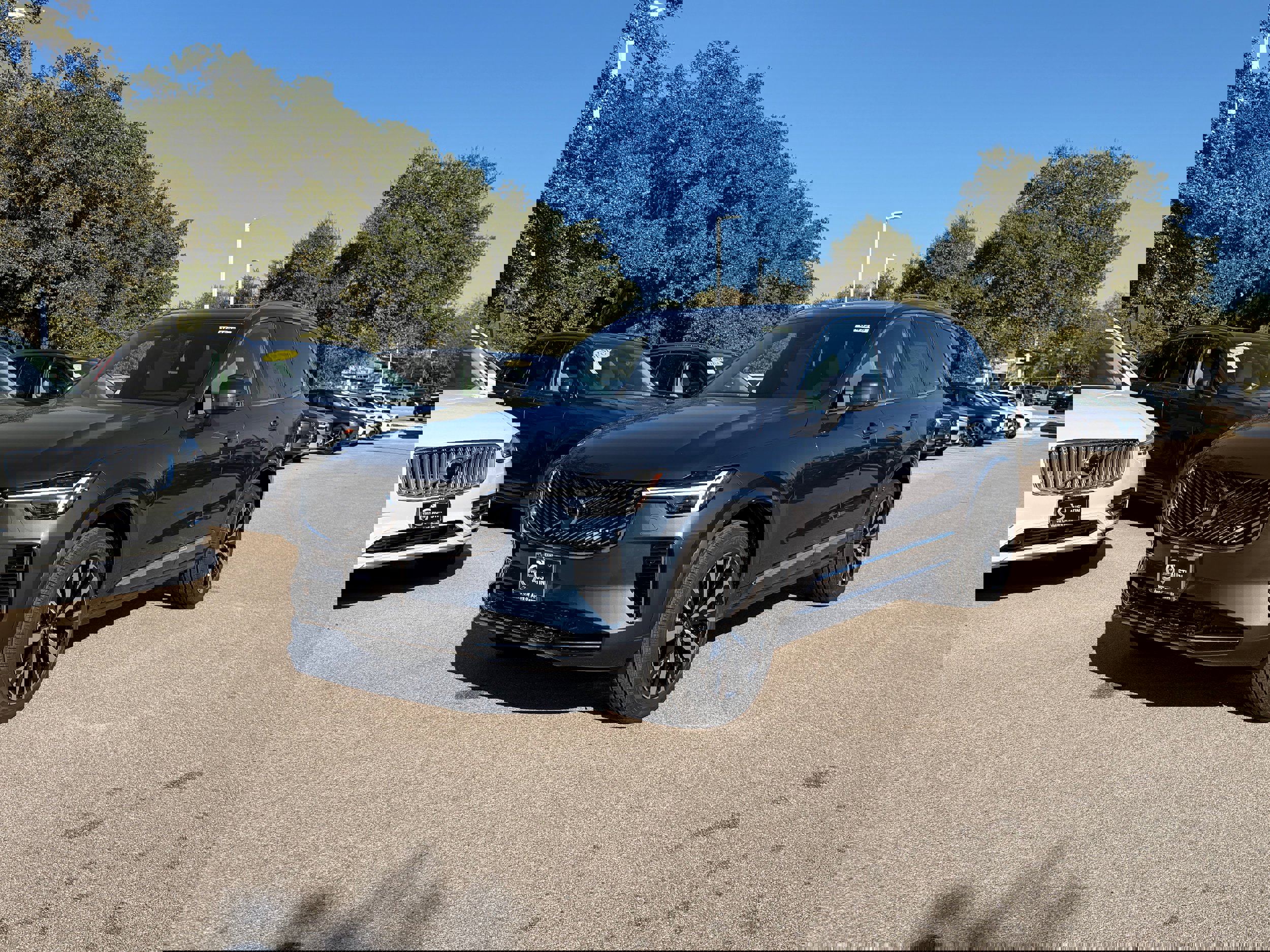 New 2026 Volvo XC90 B6 Core w/ Protection Package Premier image 2