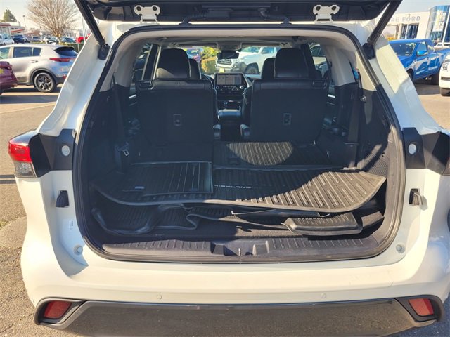 Used 2021 Toyota Highlander Limited image 11