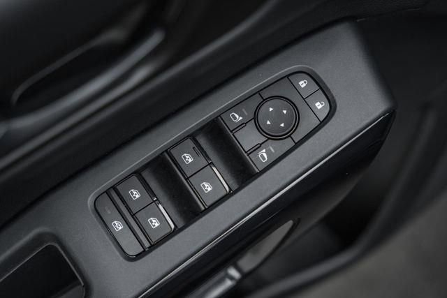 Used 2024 Nissan Pathfinder SV image 38