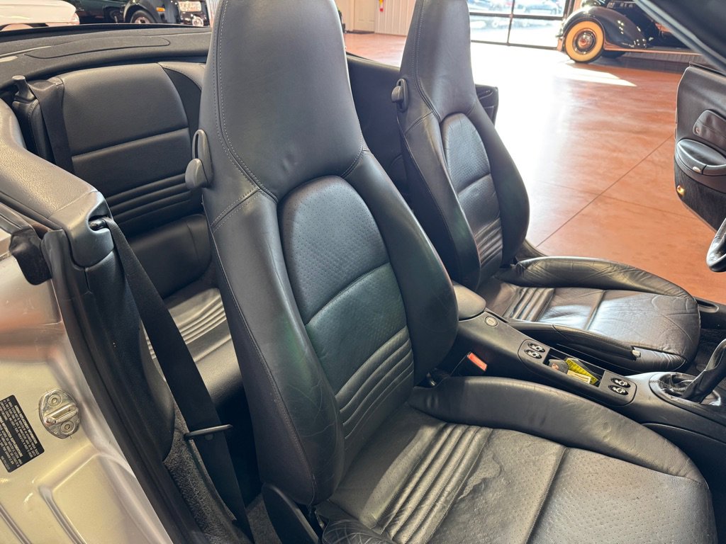 Used 2001 Porsche 911 Cabriolet image 25