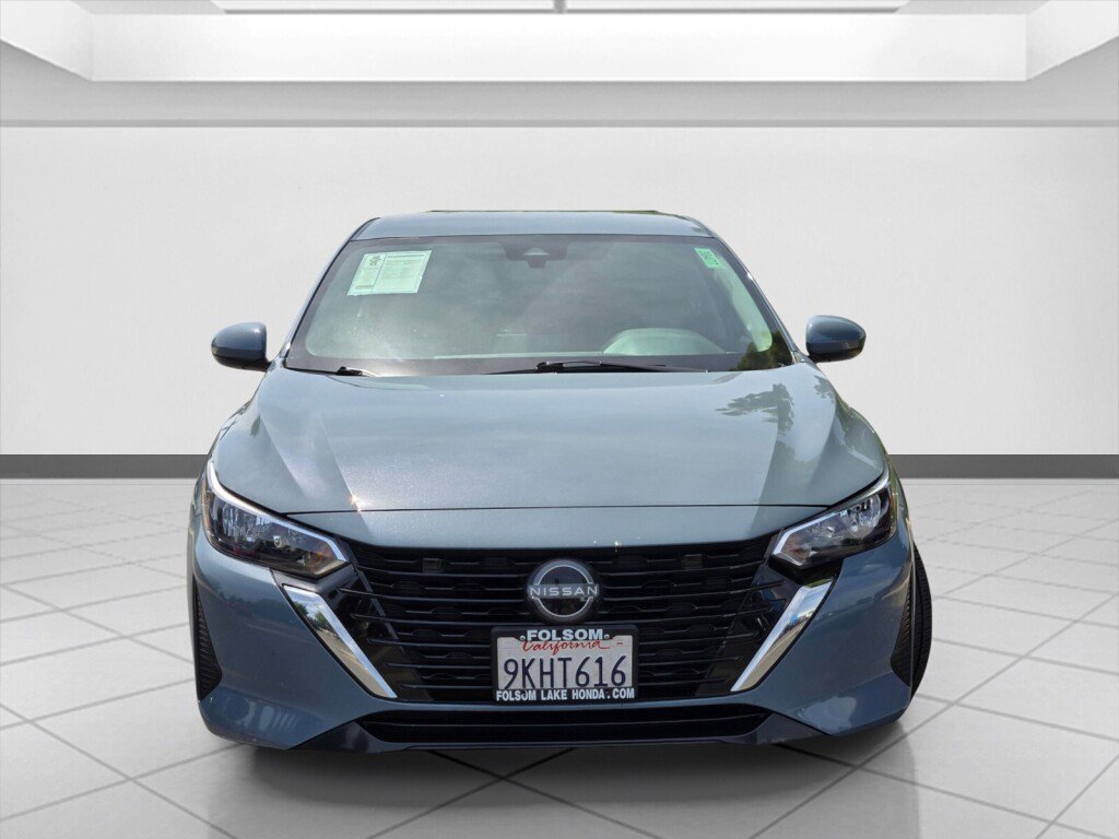 Used 2024 Nissan Sentra SV FWD image 2