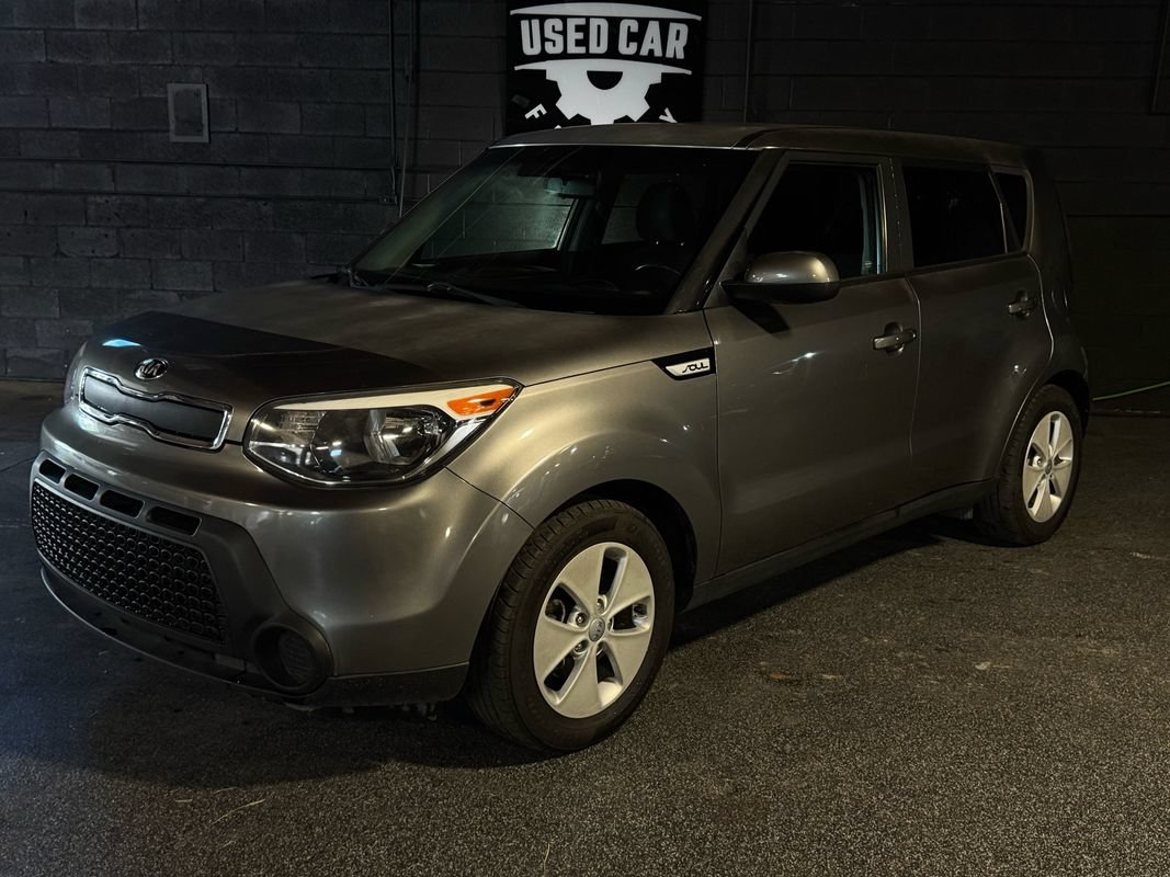 Used 2016 Kia Soul FWD image 1