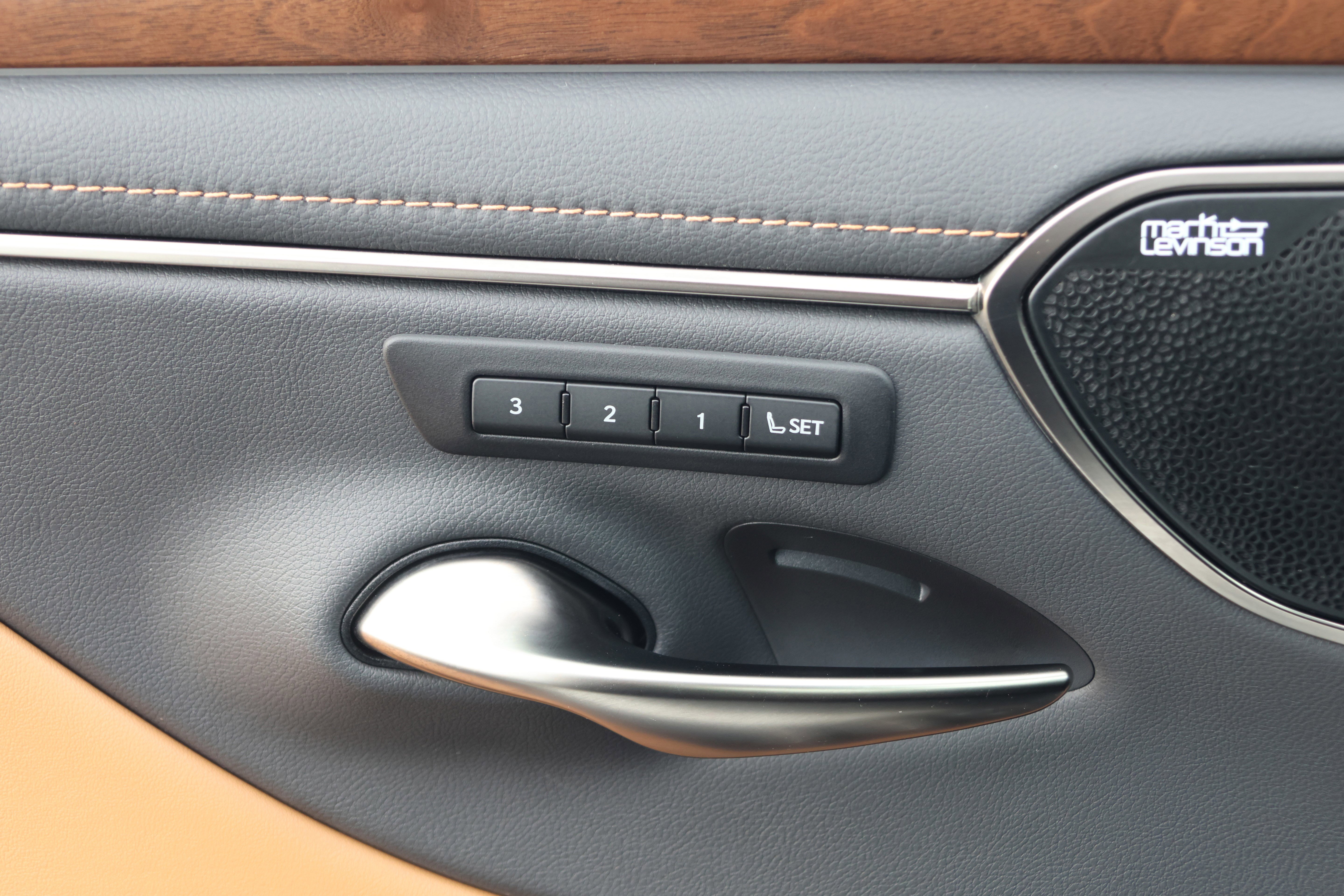 Certified 2024 Lexus ES 350 Ultra Luxury image 14