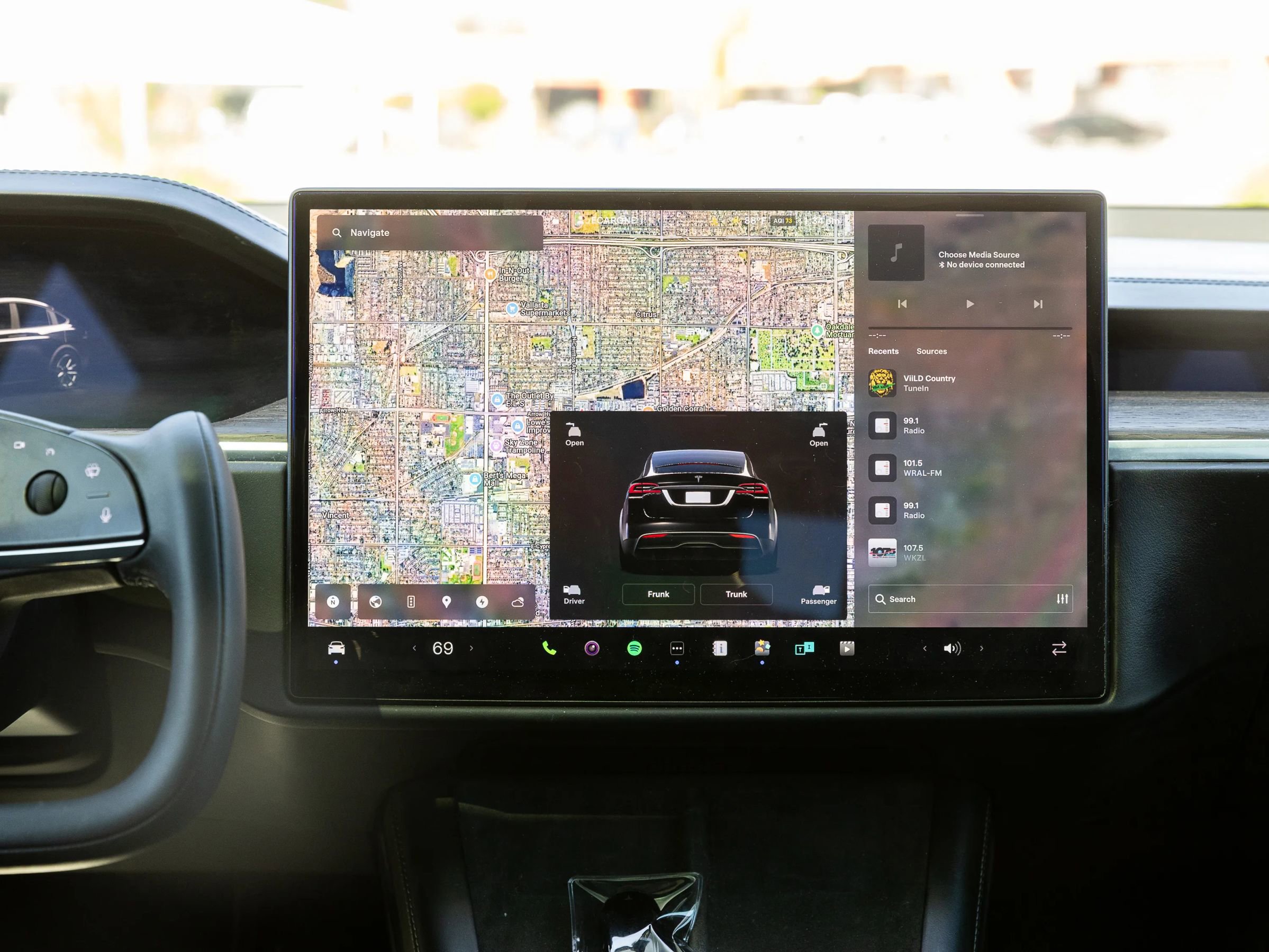Used 2022 Tesla Model X AWD/4WD image 25
