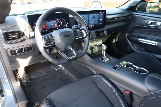 Used 2024 Ford Mustang Coupe image 9