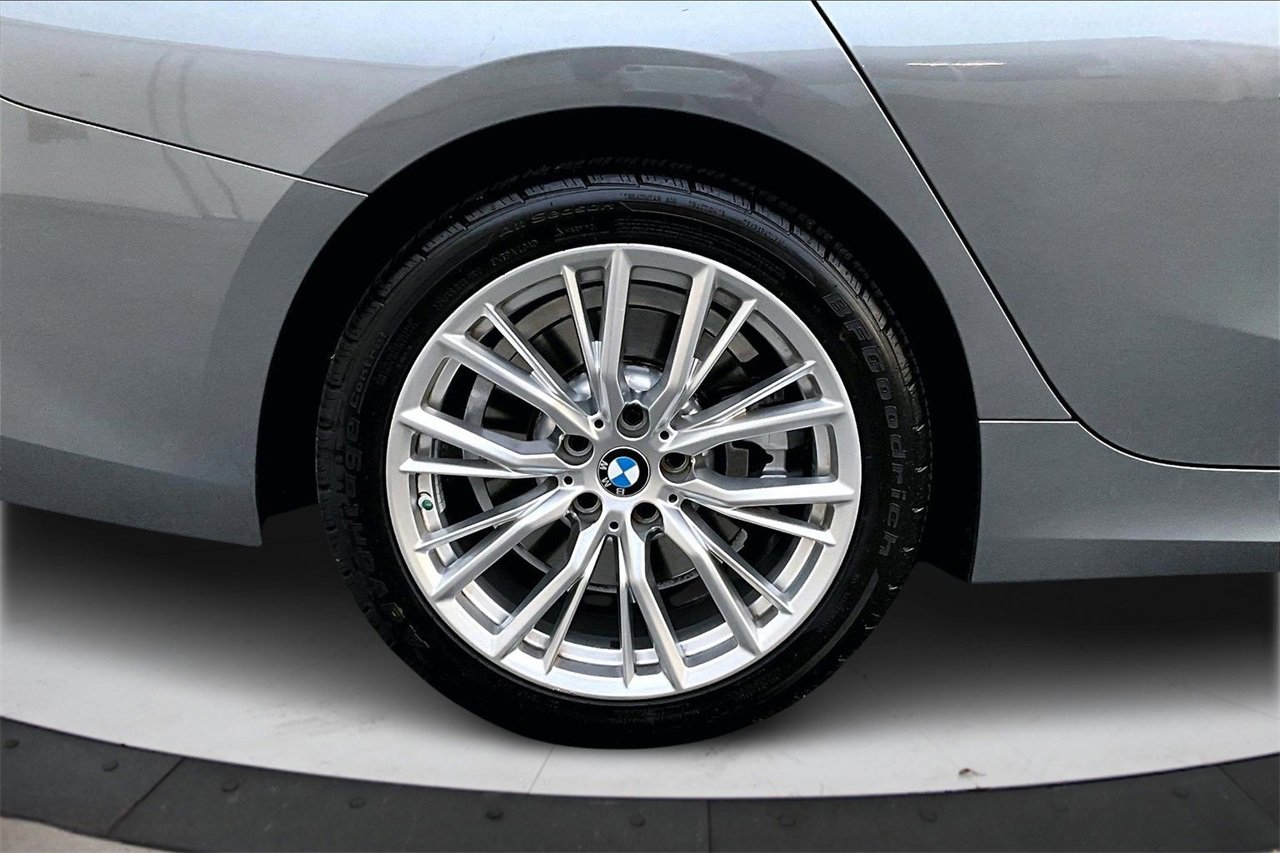 Used 2023 BMW 330i xDrive 330i xDrive w/ Driving Assistance Package image 36