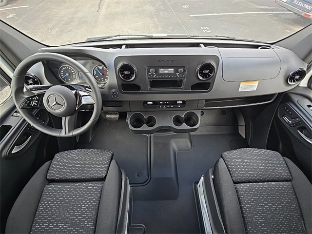 New 2024 Mercedes-Benz eSprinter 170 Cargo image 26