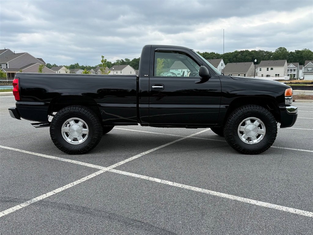Used 2004 GMC Sierra 1500 SLE w/ Light Duty Power Package AWD/4WD image 6