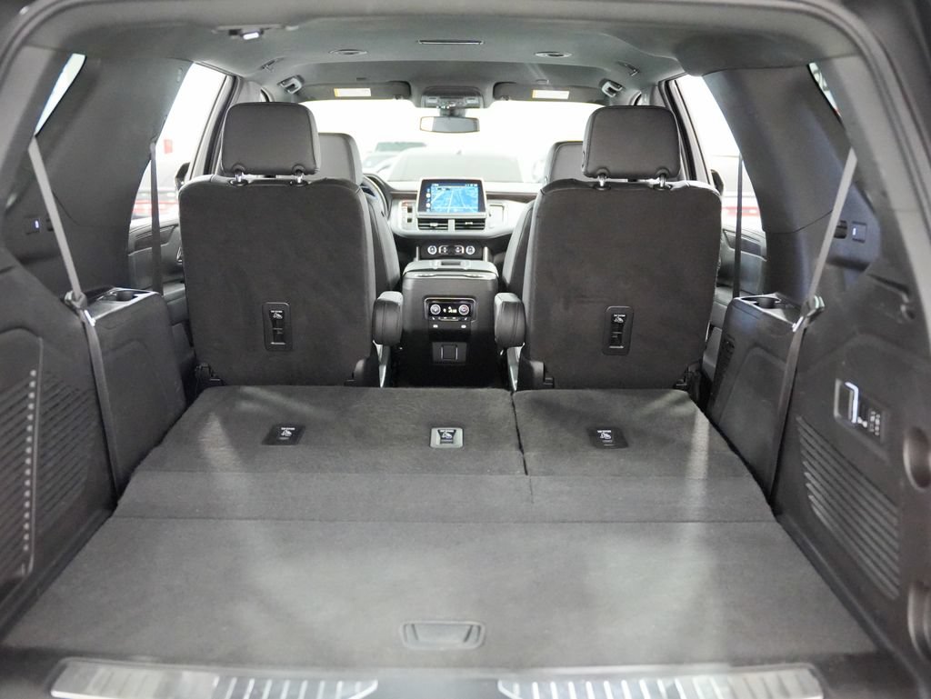 Used 2022 Chevrolet Tahoe Z71 w/ Z71 Off-Road Package AWD/4WD image 44
