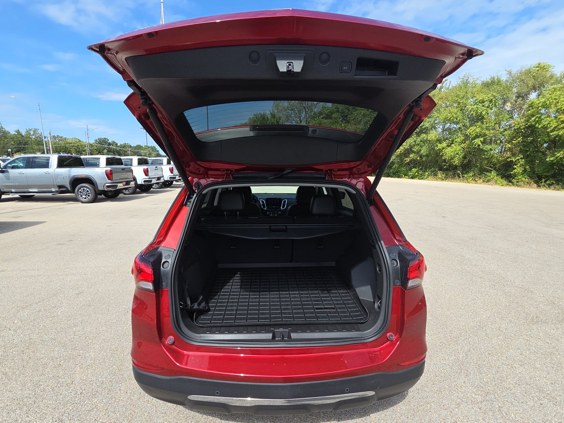 Used 2024 Chevrolet Equinox Premier FWD image 31