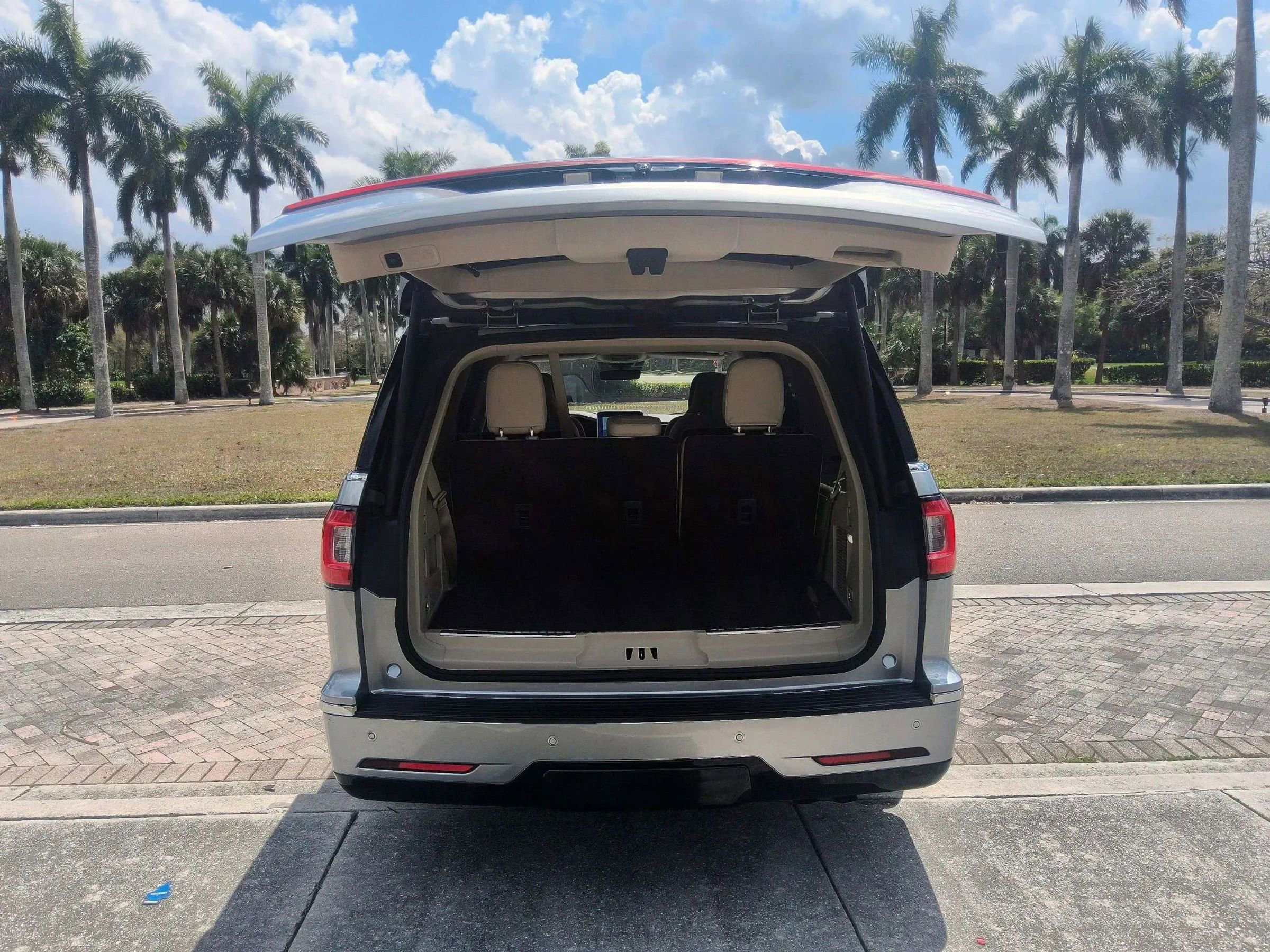 Used 2020 Lincoln Navigator Reserve w/ Equipment Group 201A Reserve RWD image 15