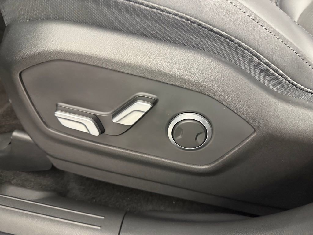 Used 2025 Hyundai Santa Fe SEL image 24