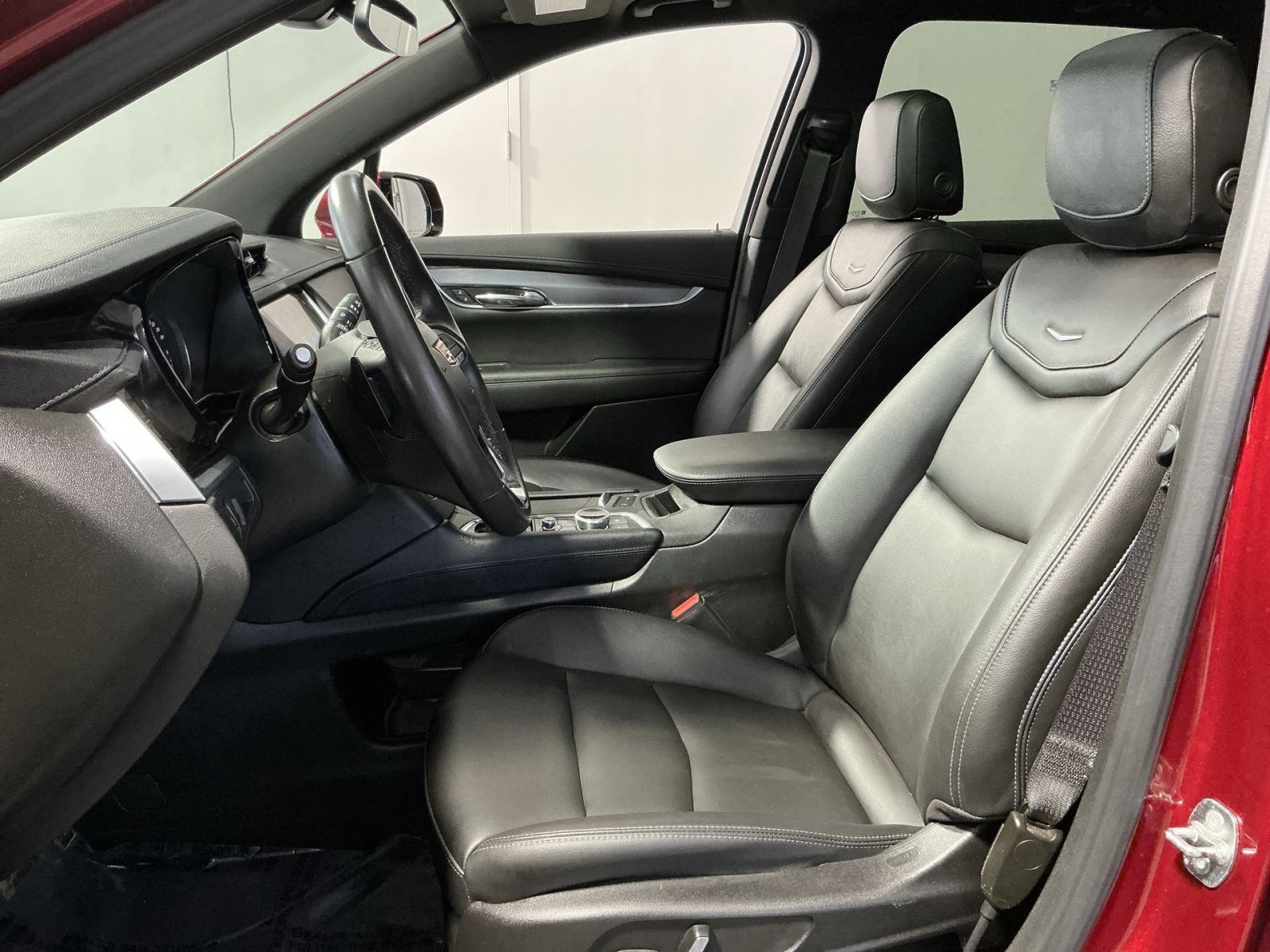 Used 2024 Cadillac XT6 Luxury AWD/4WD image 14