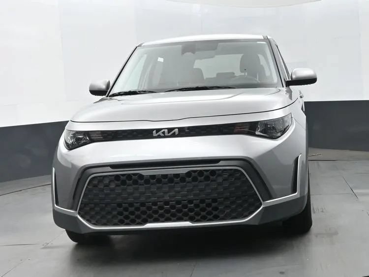 Used 2024 Kia Soul LX w/ Option Group 015 FWD image 1
