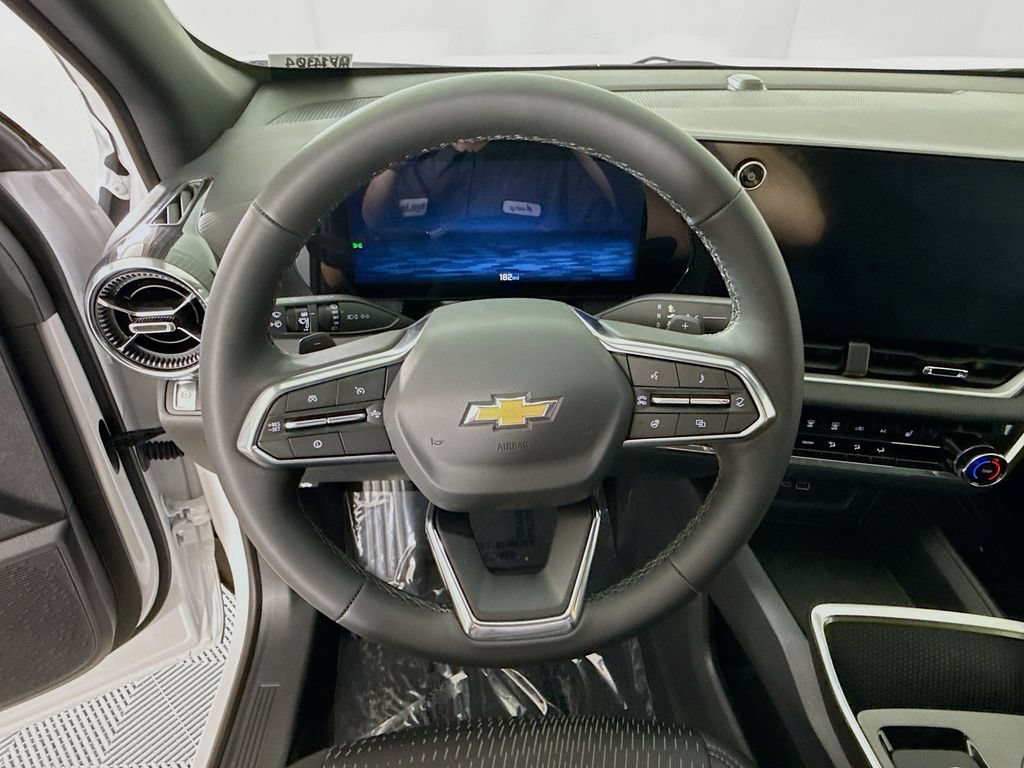 New 2026 Chevrolet Equinox LT w/ Safety and Technology Package AWD/4WD image 11