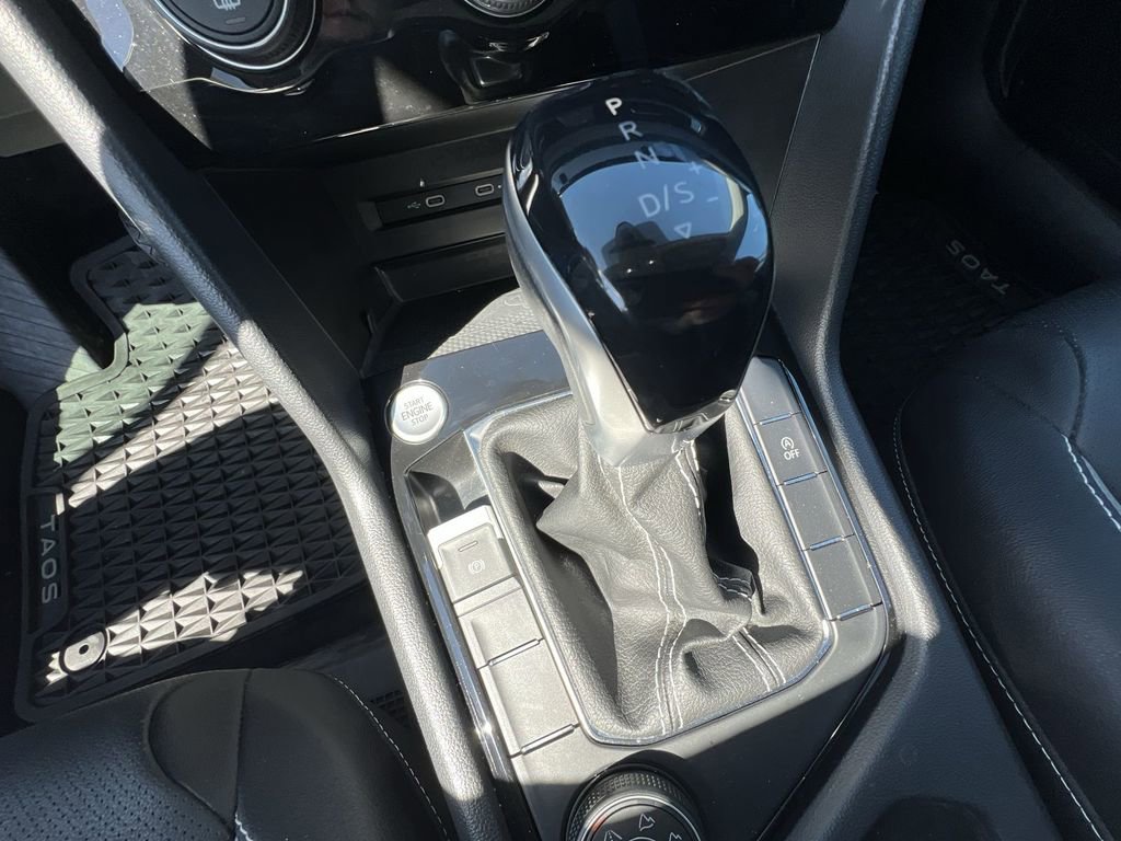 Used 2022 Volkswagen Taos SEL image 15