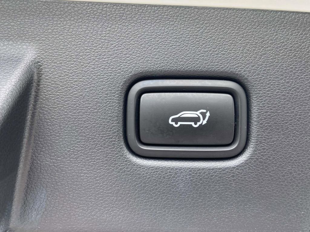 Used 2022 Hyundai Tucson Limited AWD/4WD image 11