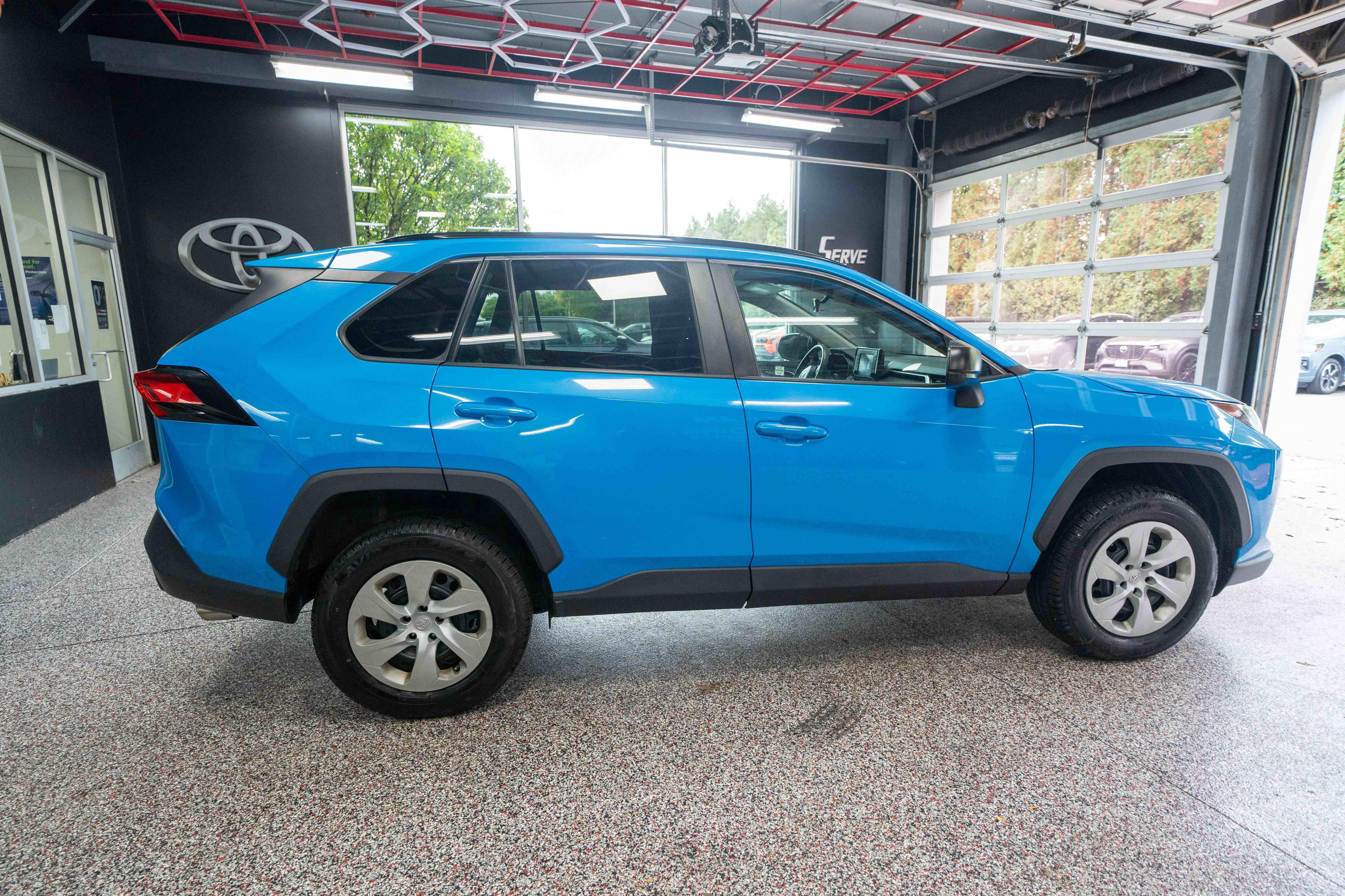Used 2019 Toyota RAV4 LE w/ Carpet Mat Package AWD/4WD image 4
