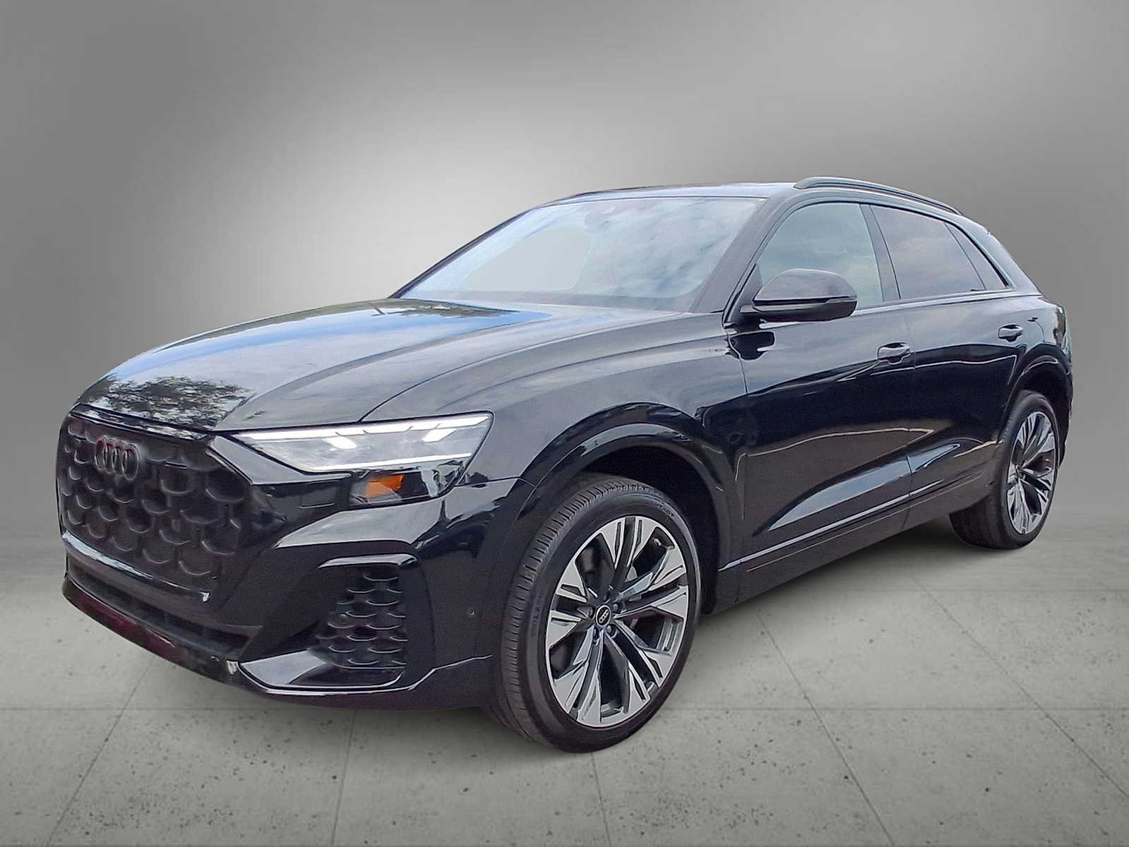 Certified 2024 Audi Q8 Premium Plus AWD/4WD image 4