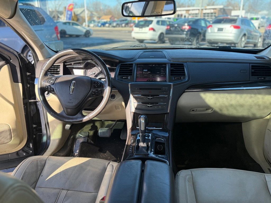 Used 2013 Lincoln MKS AWD image 9