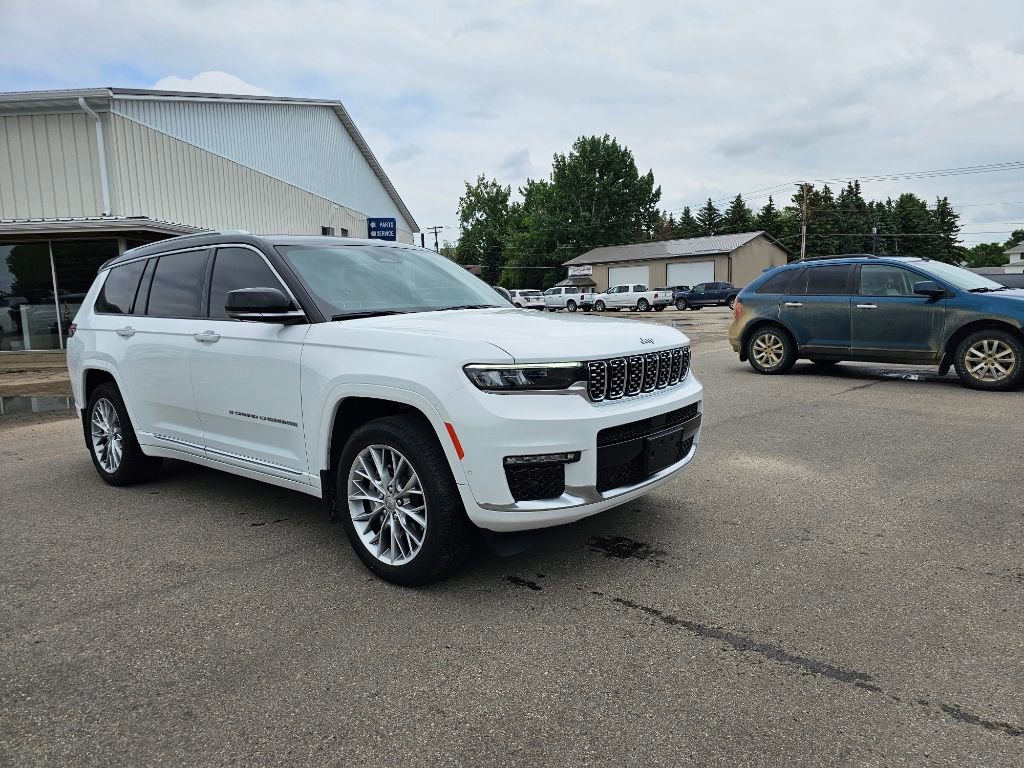 Used 2023 Jeep Grand Cherokee L Summit w/ Advanced Protech Group IV image 4