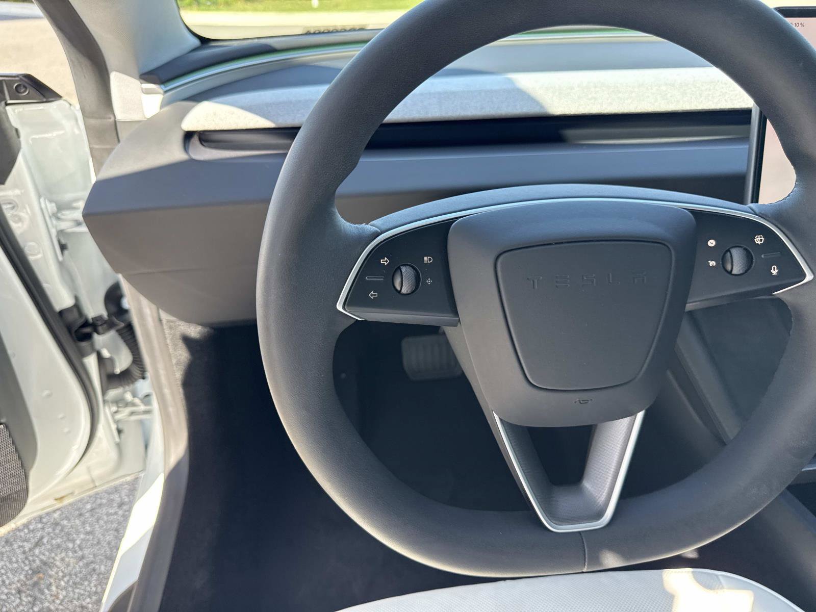 Used 2024 Tesla Model 3 Standard Range image 27