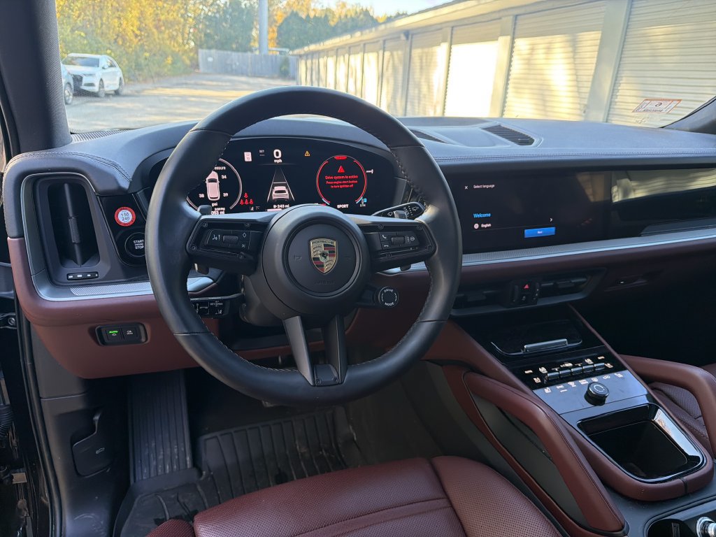Used 2025 Porsche Cayenne S AWD/4WD image 10