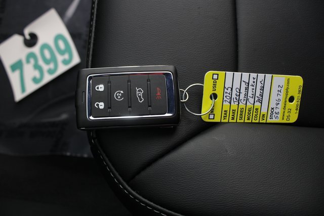 New 2025 Jeep Grand Cherokee L Limited w/ Black Appearance Package image 7