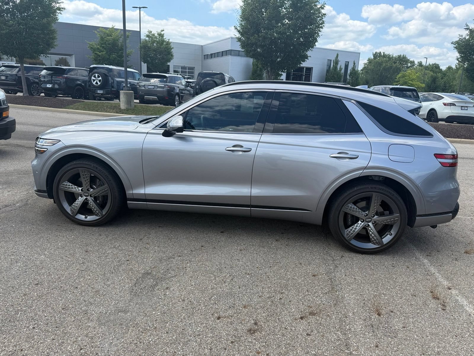 Used 2024 Genesis GV70 3.5T Sport w/ Sport Advanced Package AWD/4WD image 8