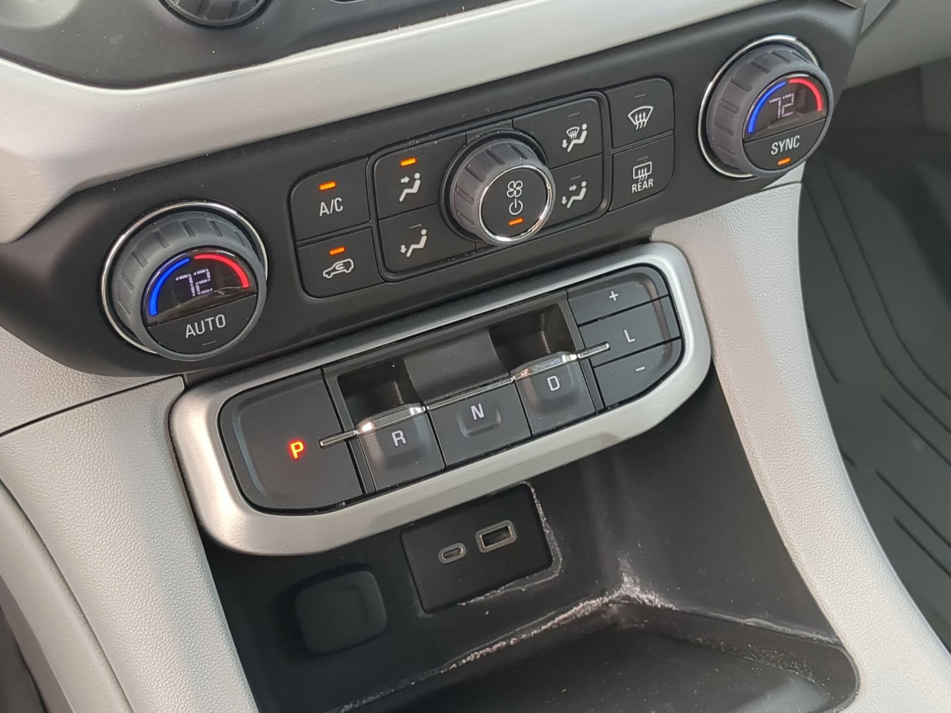 Used 2022 GMC Acadia SLE w/ Driver Convenience Package image 19