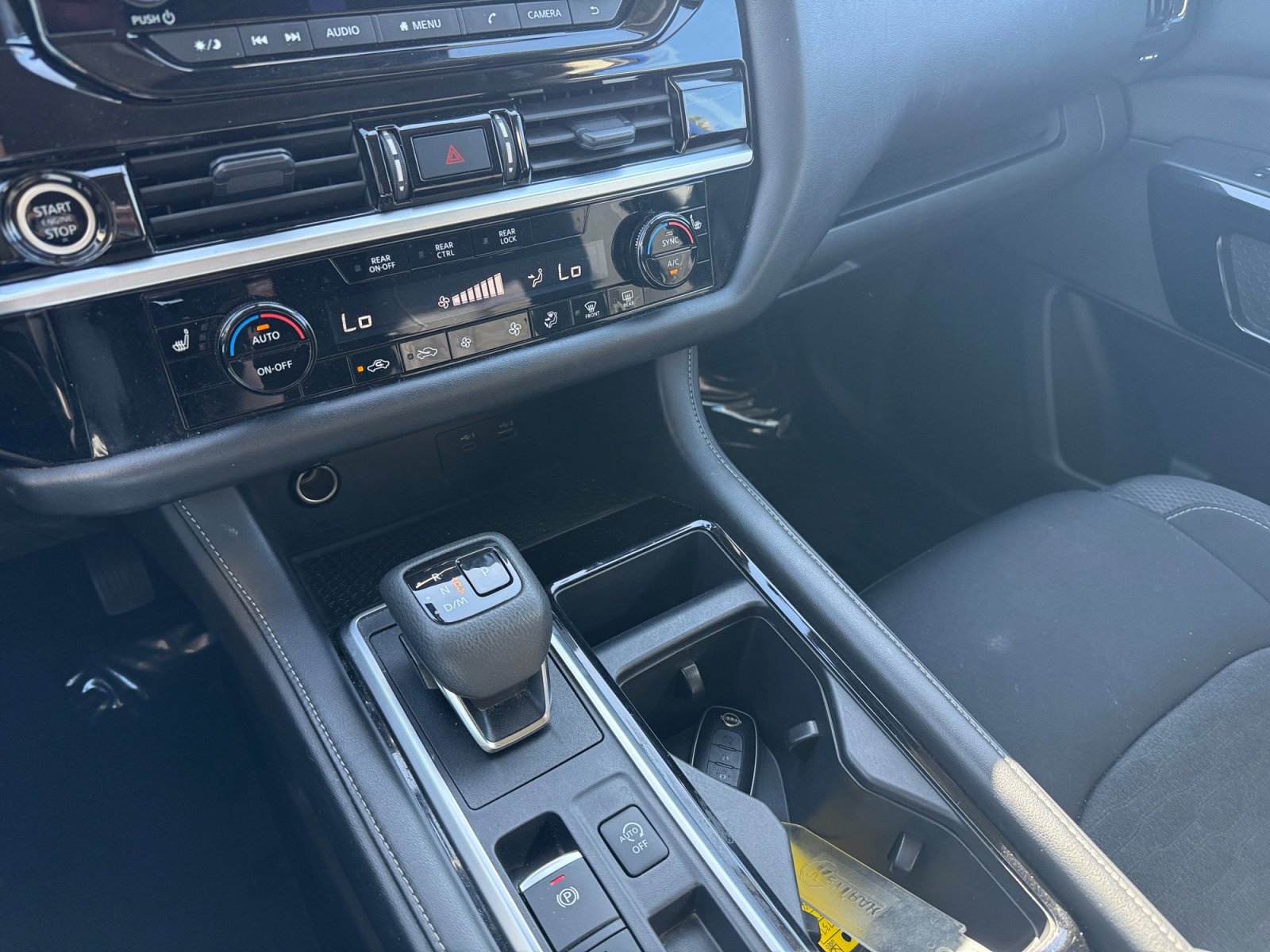 Used 2024 Nissan Pathfinder SV image 13