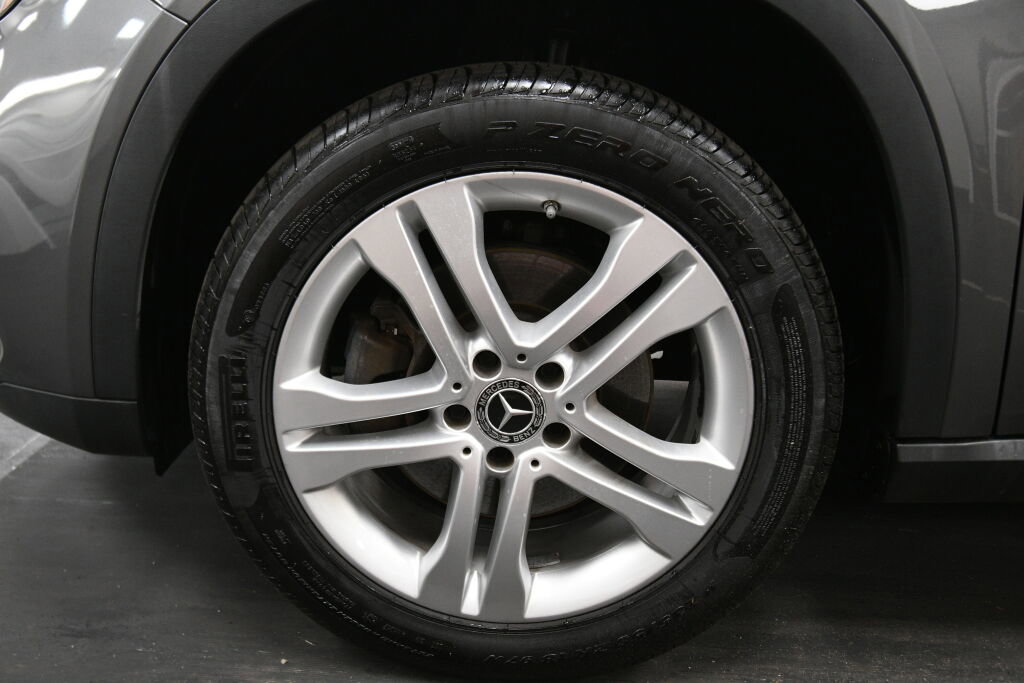 Used 2019 Mercedes-Benz GLA 250 4MATIC image 34