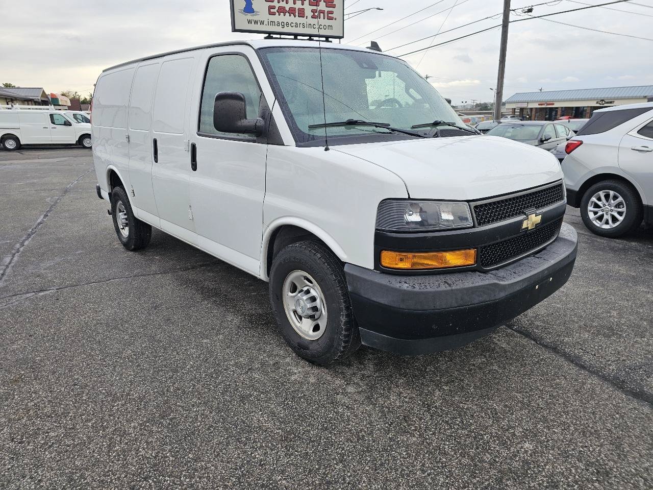 Used 2019 Chevrolet Express 2500 RWD image 4