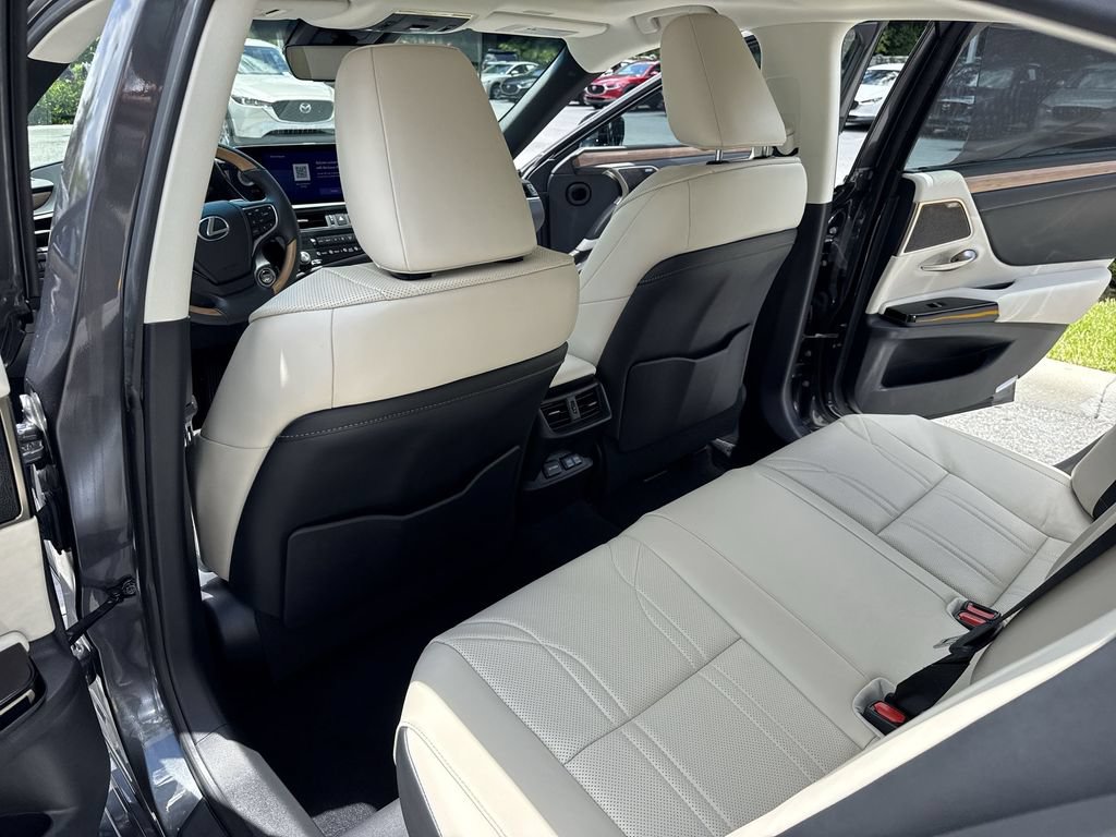 Used 2024 Lexus ES 300h Ultra Luxury w/ Accessory Package (Z2) FWD image 34