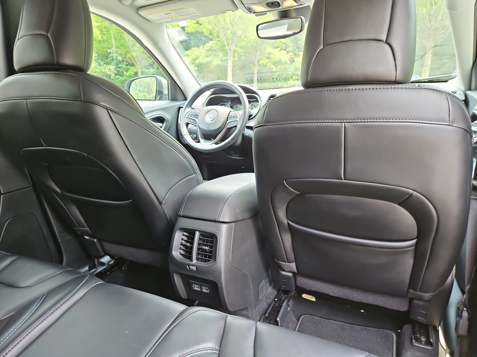 Used 2021 Jeep Cherokee Latitude Plus w/ Sun & Sound Group AWD/4WD image 18