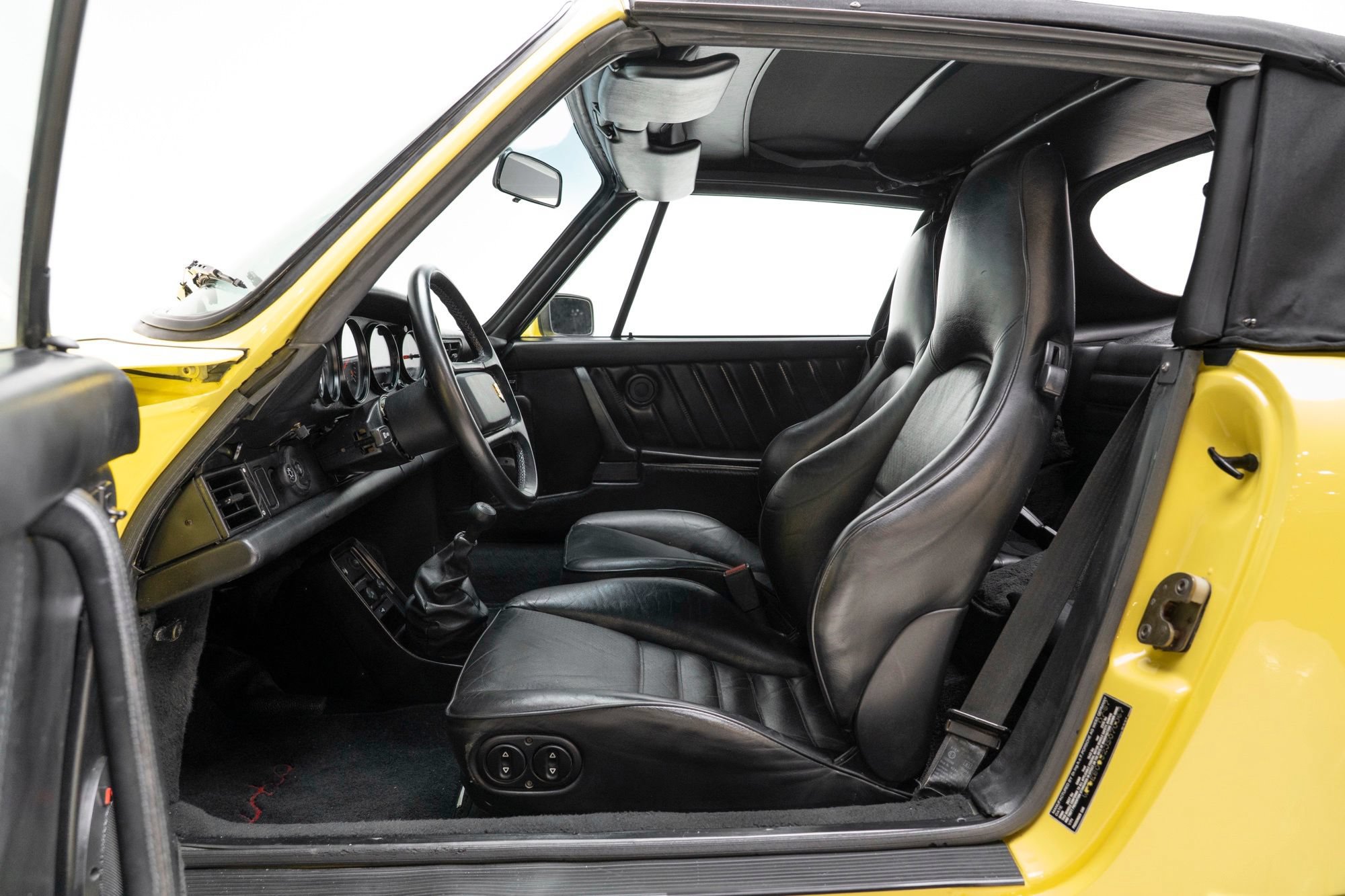 Used 1988 Porsche 911 Carrera RWD image 17