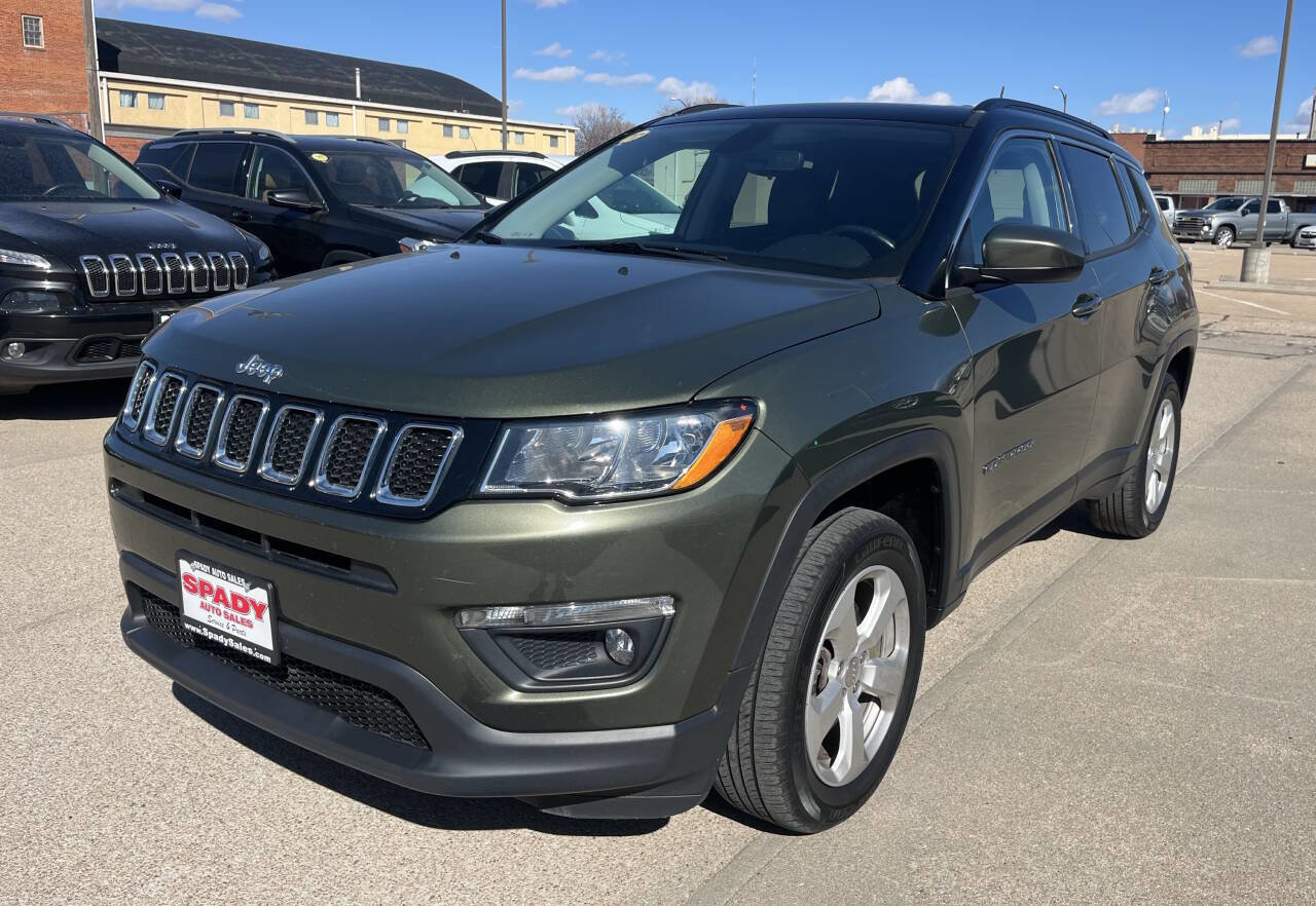 Used 2019 Jeep Compass Latitude w/ Cold Weather Group image 1