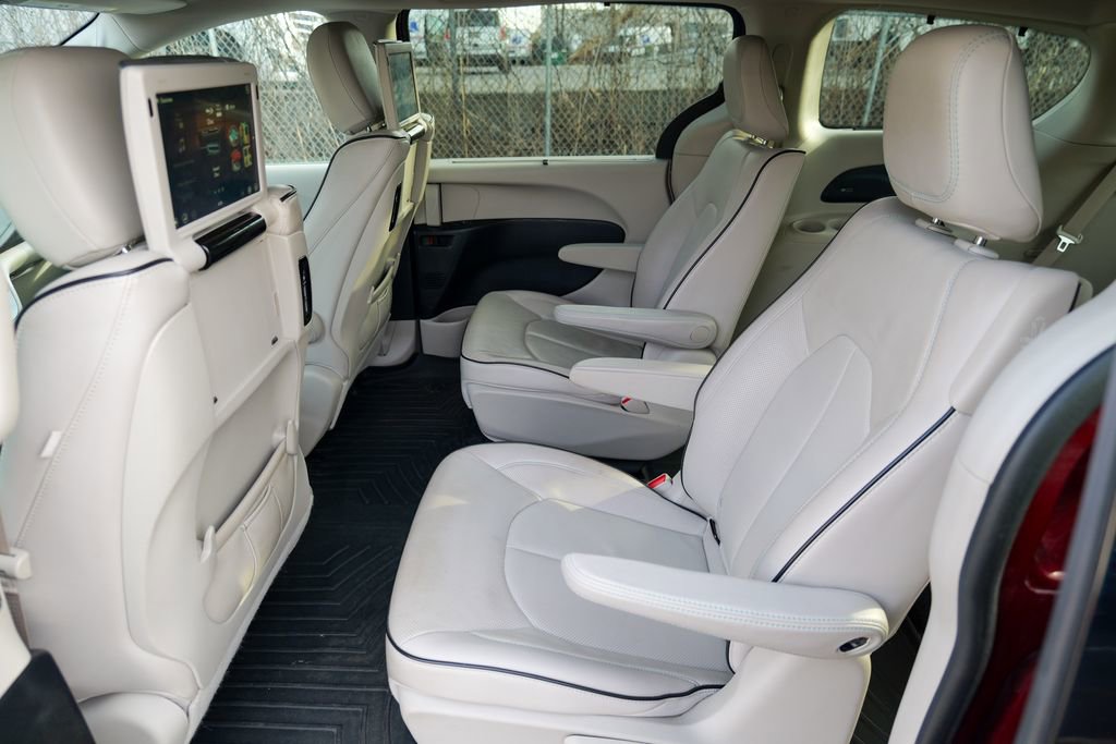 Used 2018 Chrysler Pacifica Limited w/ Advanced Safetytec Group image 26