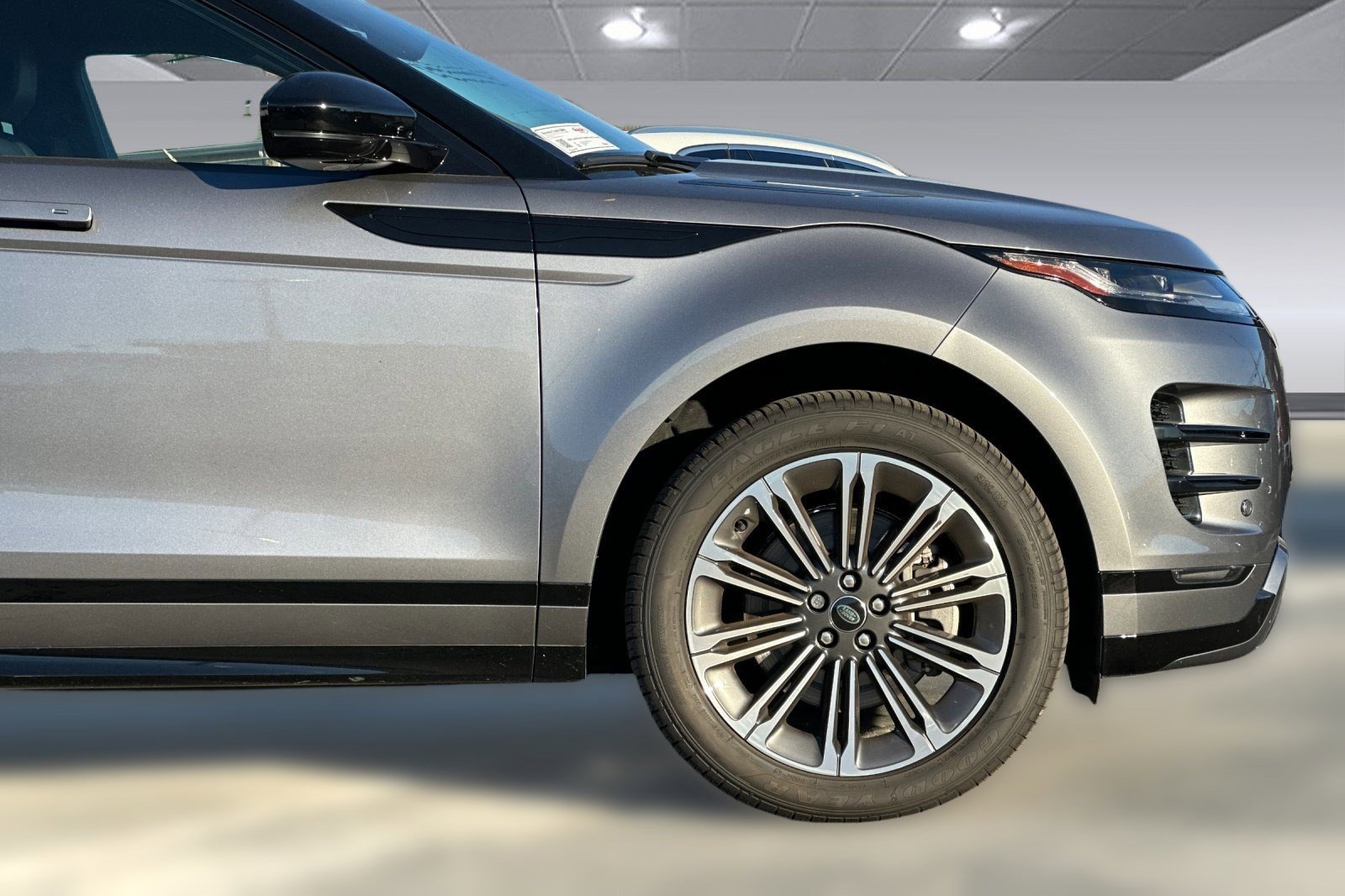 Used 2024 Land Rover Range Rover Evoque Dynamic SE image 36