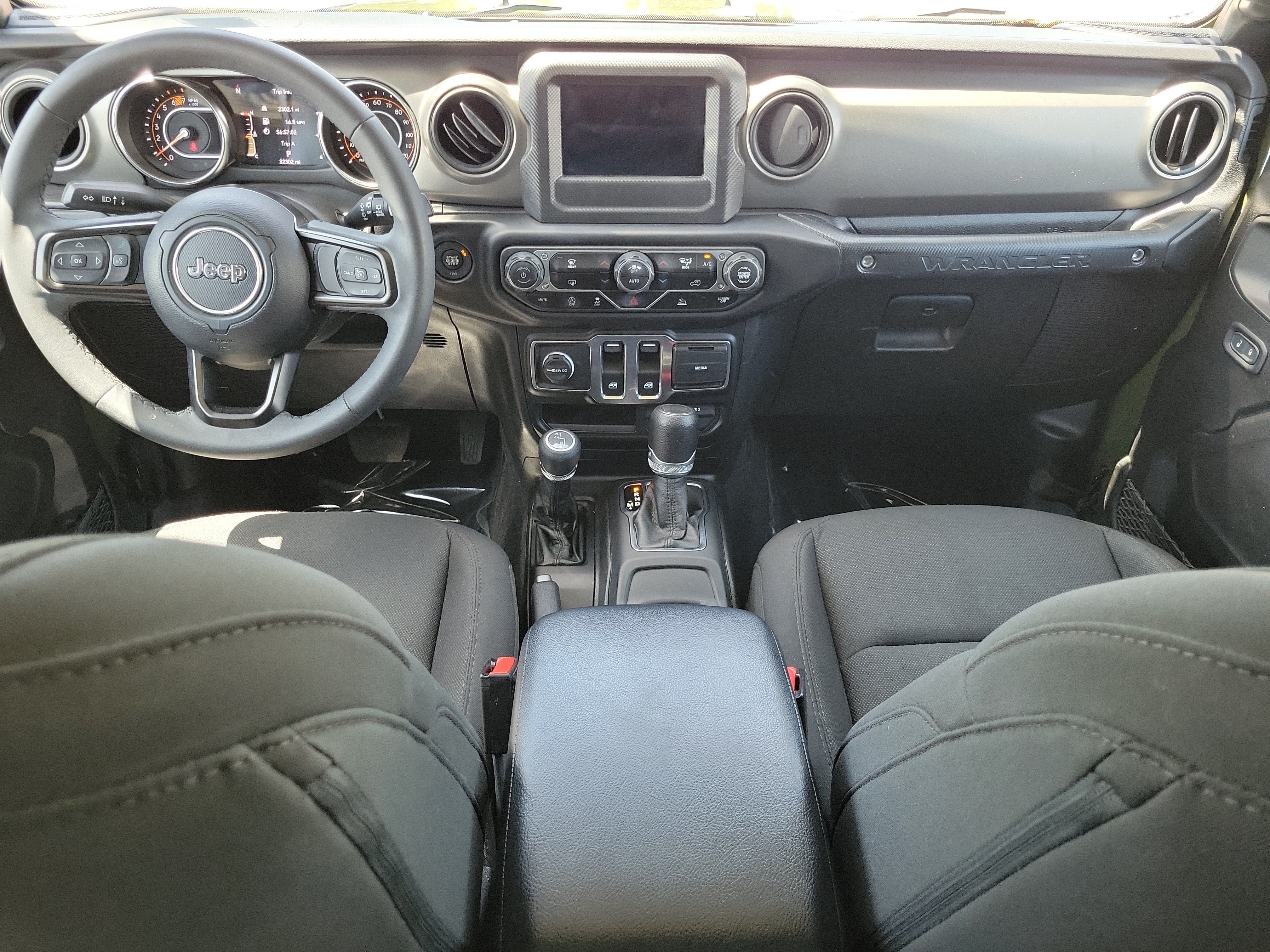 Used 2023 Jeep Wrangler Sport AWD/4WD image 12