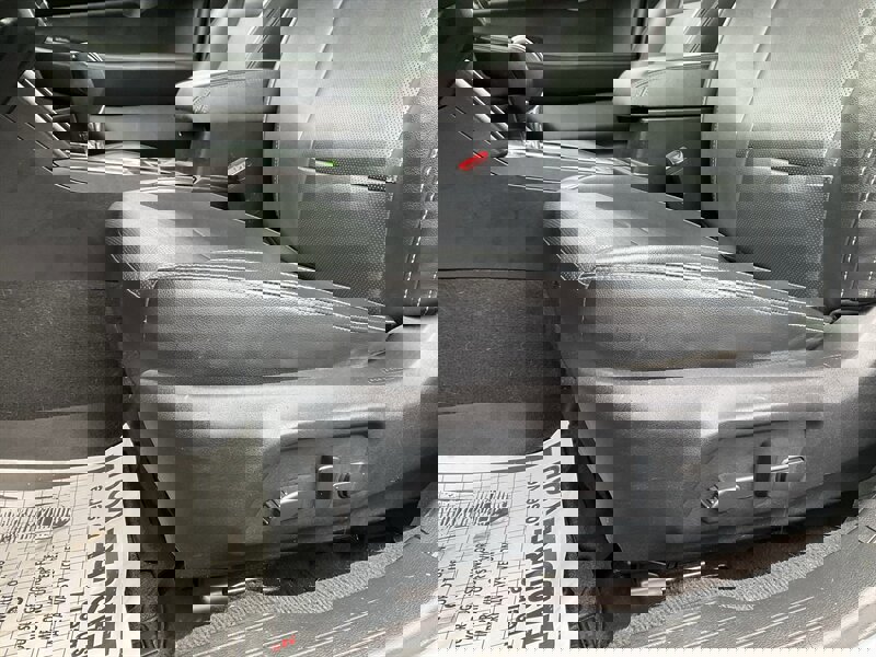 Used 2016 Subaru Legacy 3.6R Limited image 23