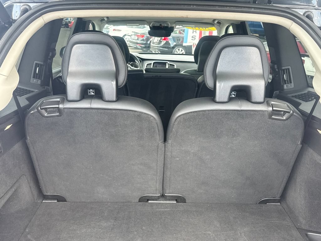Used 2016 Volvo XC90 T8 Momentum w/ Vision Package AWD/4WD image 23