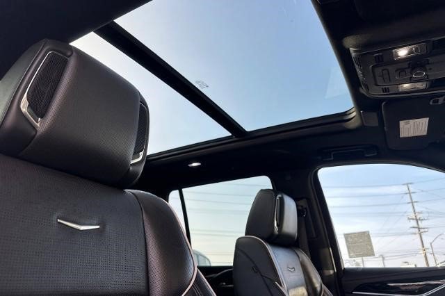 Certified 2022 Cadillac Escalade Sport w/ LPO, ONYX Package image 21