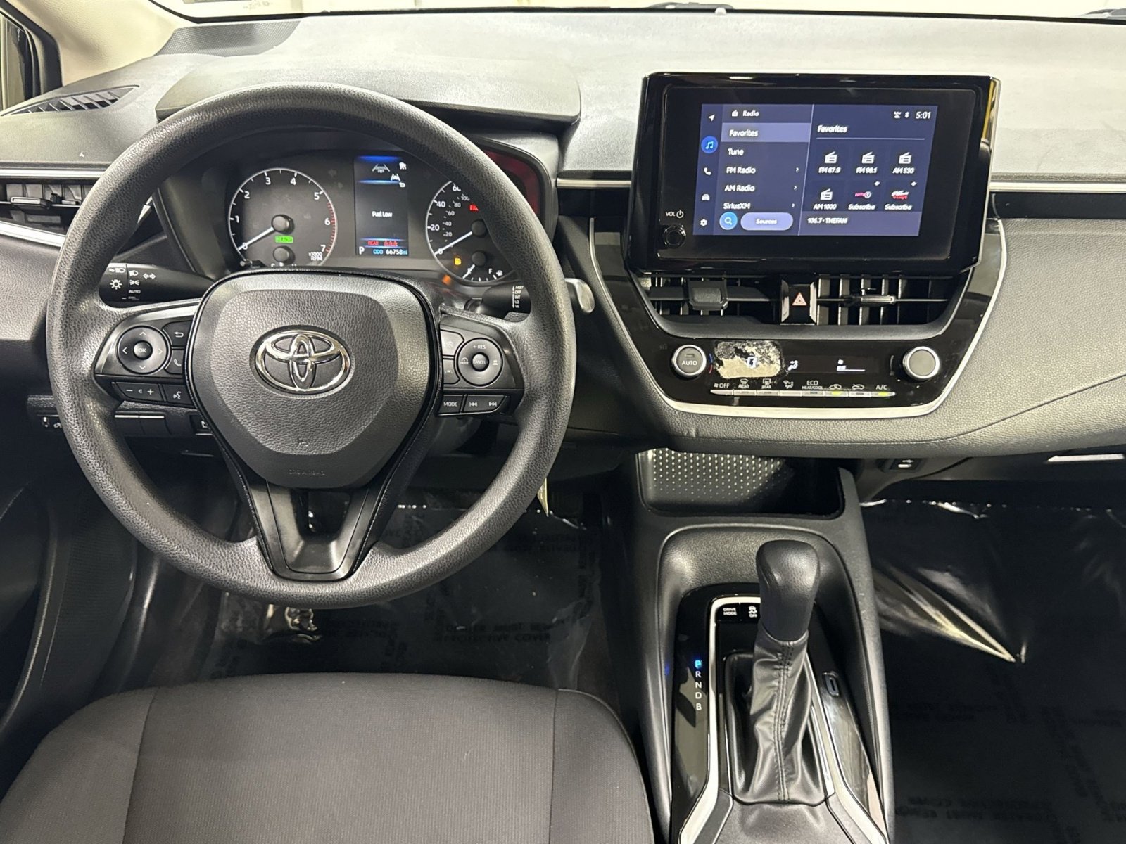 Used 2025 Toyota Corolla LE image 35